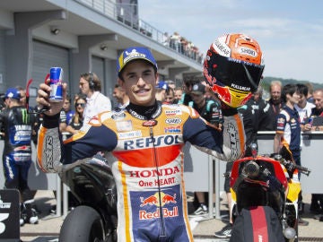 Márquez celebra un triunfo Márquez celebra un triunfo