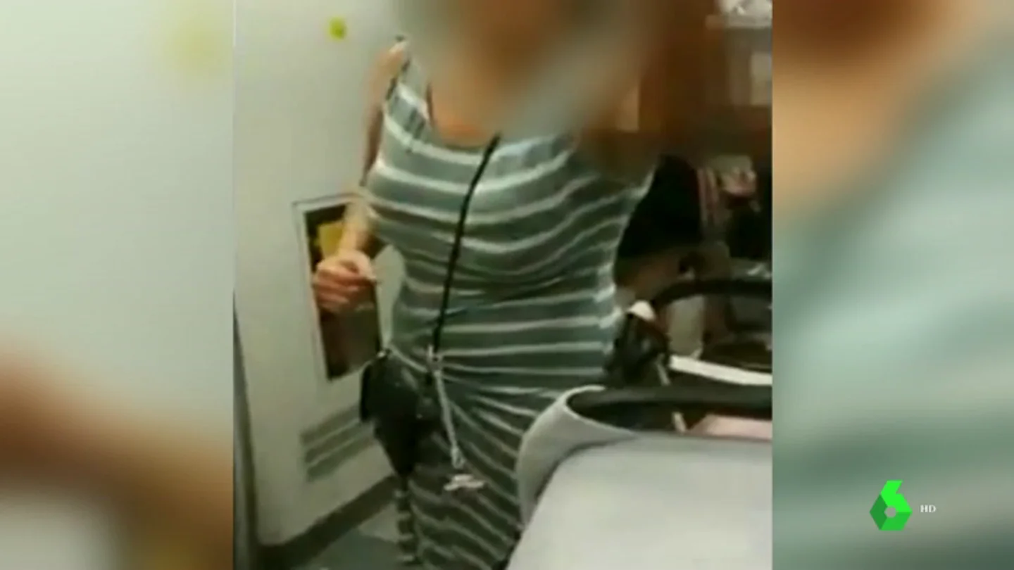 Insultos homófobos a una pareja en el metro de Barcelona: "Me da asco" Insultos homófobos a una pareja en el metro de Barcelona: "Me da asco"
