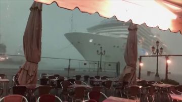 Imagen del crucero sin control que sembró el pánico en Venecia