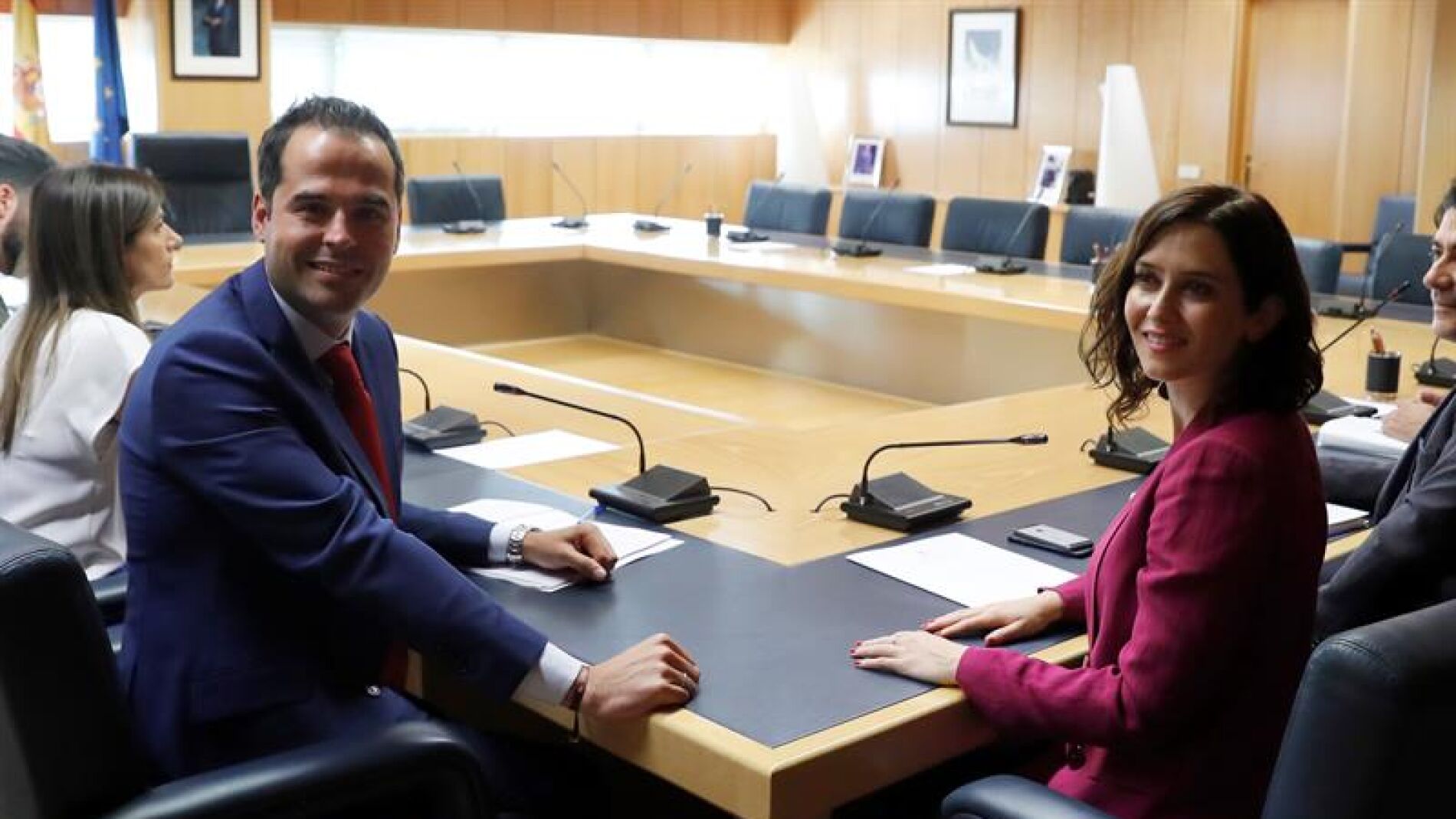 Ignacio Aguado e Isabel Díaz Ayuso durante una reunión