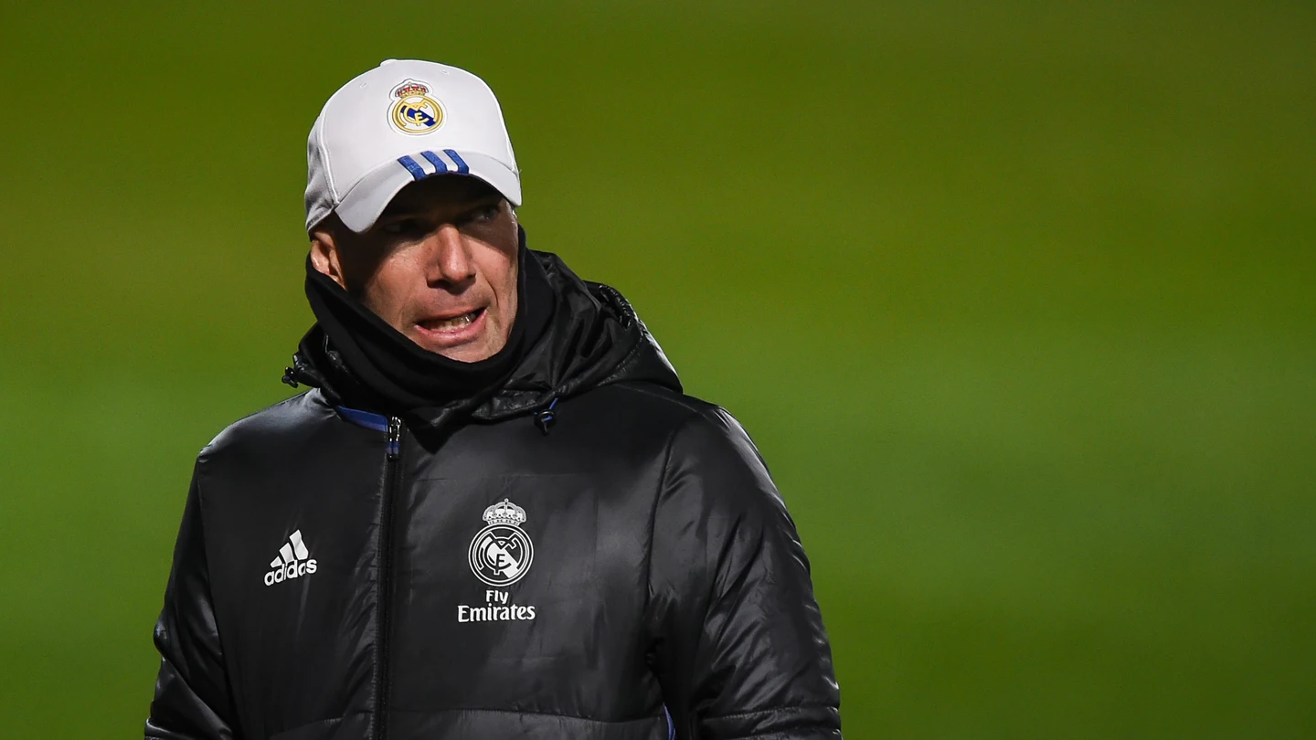 Zidane, durante un entrenamiento del Real Madrid Zidane, durante un entrenamiento del Real Madrid