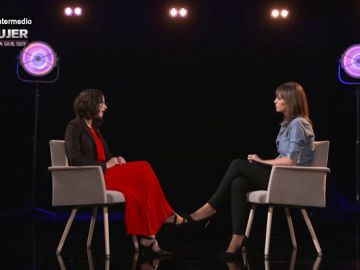 La entrevista de Sandra Sabatés en Mujer tenía que ser a Floria Poyatos La entrevista de Sandra Sabatés en Mujer tenía que ser a Floria Poyatos