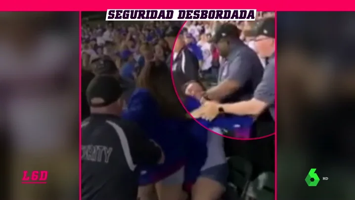 Pelea entre aficionadas del mismo equipo: un Policía tuvo problemas para detener a una de ellas