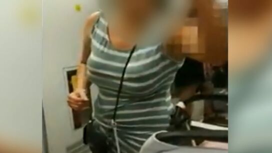 La mujer que agredi&oacute; verbalmente a las chicas lesbianas en un vag&oacute;n de la L&iacute;nea 2 del metro de Barcelona. 