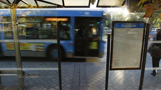 Un autobús de la Empresa Municipal de Transportes (EMT) de Madrid. Un autobús de la Empresa Municipal de Transportes (EMT) de Madrid.