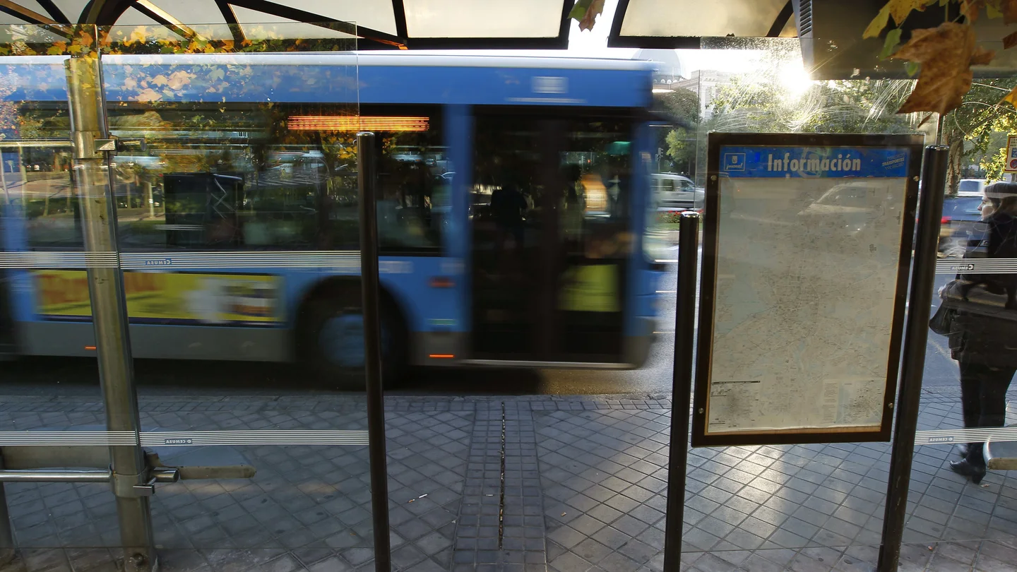 Un autobús de la Empresa Municipal de Transportes (EMT) de Madrid. Un autobús de la Empresa Municipal de Transportes (EMT) de Madrid.