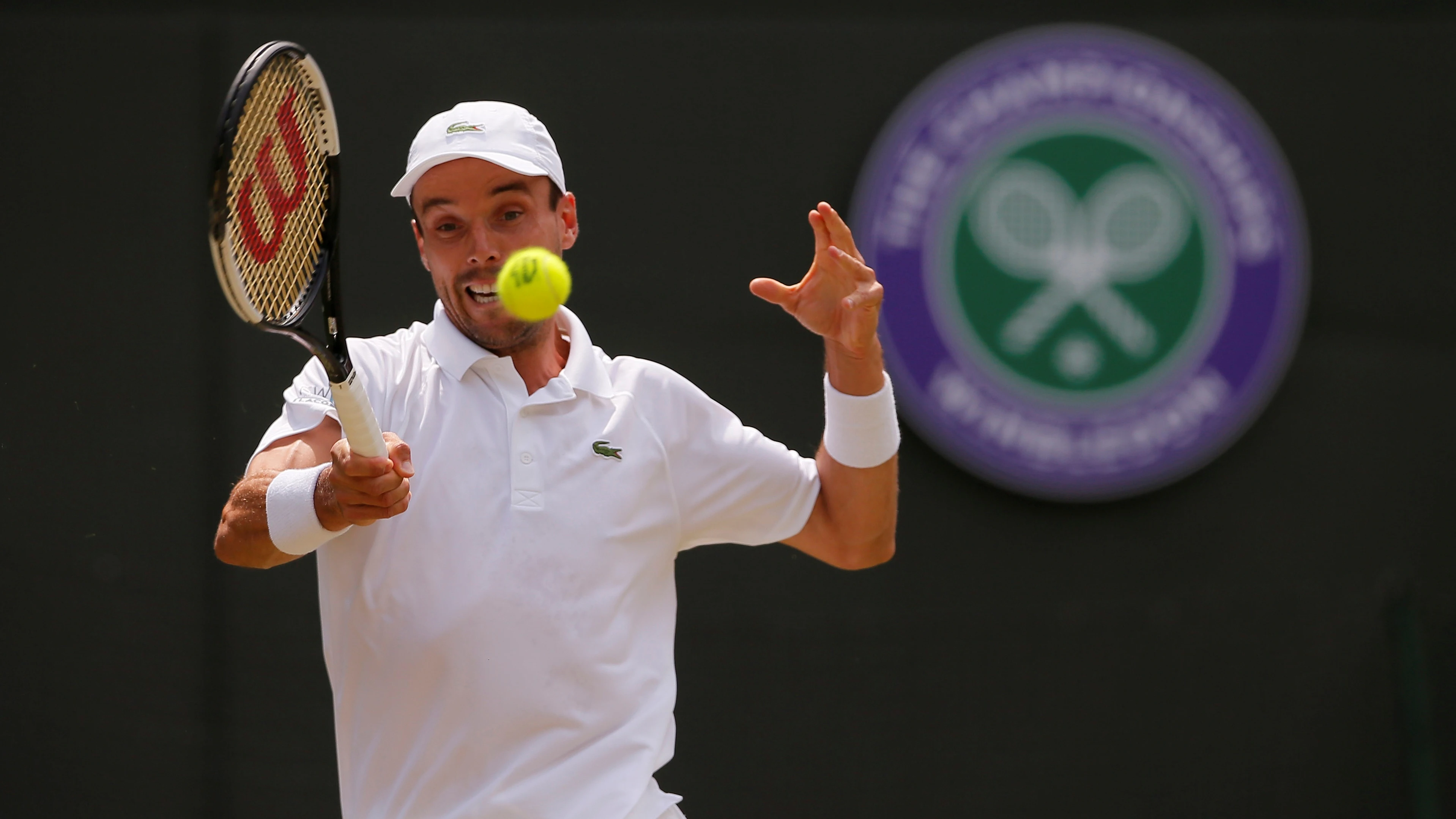 Bautista, durante el partido contra Guido Pella Bautista, durante el partido contra Guido Pella