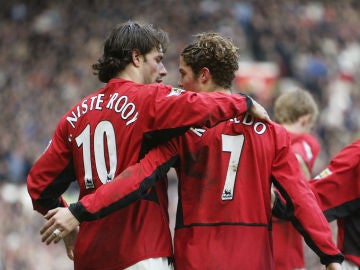 Cristiano Ronaldo y Van Nistelrooy en el Manchester United Cristiano Ronaldo y Van Nistelrooy en el Manchester United