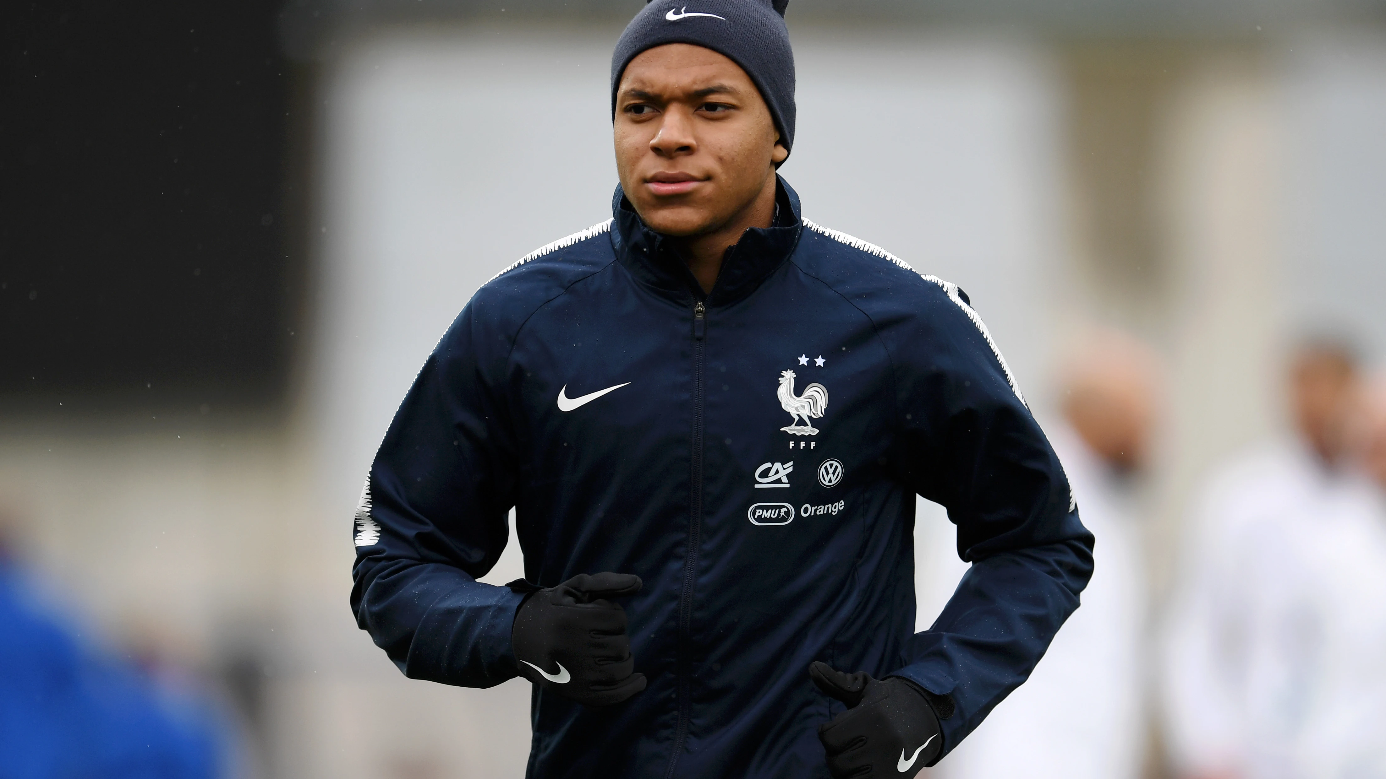 Mbappé, durante un entrenamiento con Francia