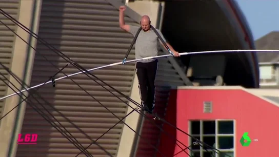Nik Wallenda se supera: récord del mundo de metros caminados sobre la cuerda floja Nik Wallenda se supera: récord del mundo de metros caminados sobre la cuerda floja