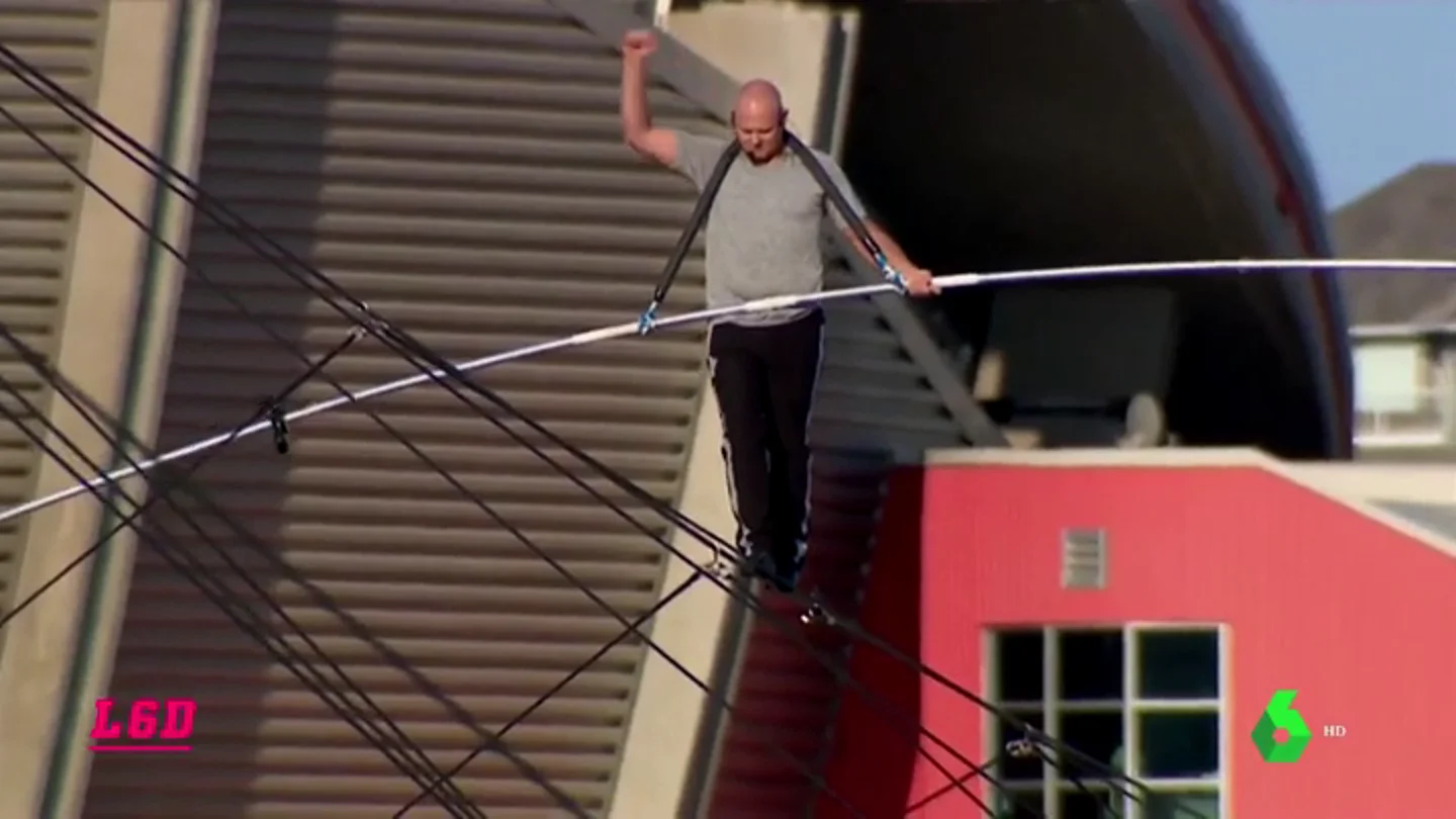 Nik Wallenda se supera: récord del mundo de metros caminados sobre la cuerda floja Nik Wallenda se supera: récord del mundo de metros caminados sobre la cuerda floja