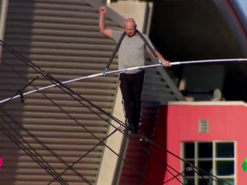 Nik Wallenda se supera: récord del mundo de metros caminados sobre la cuerda floja Nik Wallenda se supera: récord del mundo de metros caminados sobre la cuerda floja