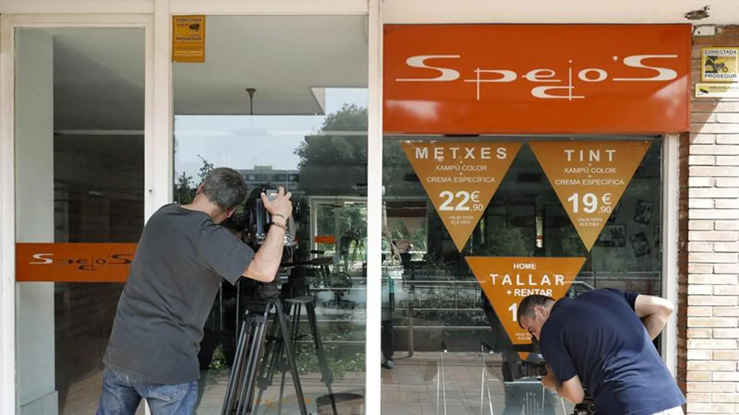 Los Mossos buscan al autor del homicidio de un hombre en peluquería de Sarrià Los Mossos buscan al autor del homicidio de un hombre en peluquería de Sarrià