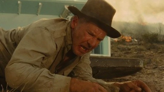 Indiana Jones después de la explosión nuclear. Indiana Jones después de la explosión nuclear.