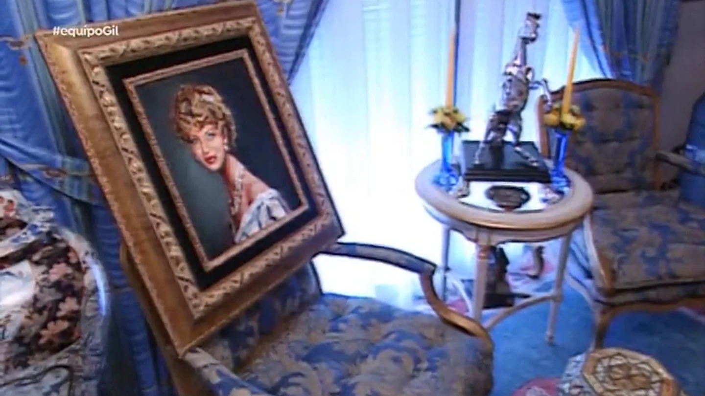 Jesús Gil y su cara más distendida: así enseñaba su casa de Marbella Jesús Gil y su cara más distendida: así enseñaba su casa de Marbella