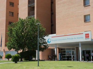 Fachada del Hospital Príncipe de Asturias de Alcalá de Henares. Fachada del Hospital Príncipe de Asturias de Alcalá de Henares.