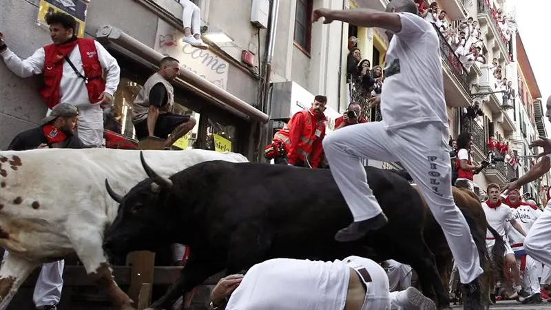 Quinto encierro de San Fermín protagonizado por los toros de Victoriano del Río