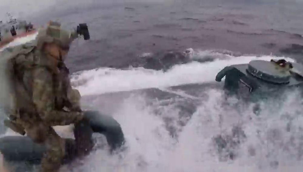 Así los guardacostas de EEUU detienen un submarino repleto de cocaína — Vídeo Así los guardacostas de EEUU detienen un submarino repleto de cocaína — Vídeo