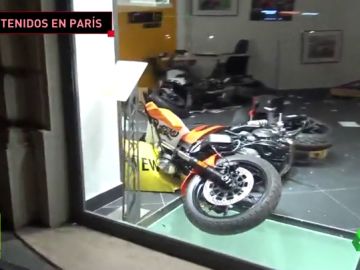 Disturbios en París por el pase de Argelia a semifinales de la Copa África: saquean una tienda en plena celebración Disturbios en París por el pase de Argelia a semifinales de la Copa África: saquean una tienda en plena celebración