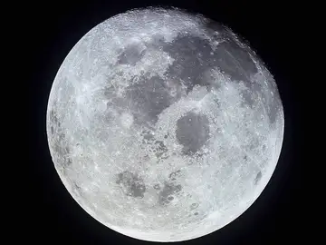 Los cráteres lunares son consecuencia de choques de meteoritos Los cráteres lunares son consecuencia de choques de meteoritos