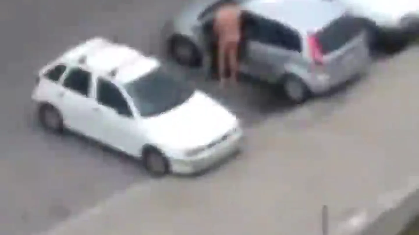 Albiol denuncia la "degradación" de Badalona con un vídeo de un hombre masturbándose en la calle Albiol denuncia la "degradación" de Badalona con un vídeo de un hombre masturbándose en la calle