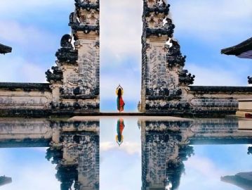 Las Puertas del cielo de Lempuyangm Las Puertas del cielo de Lempuyangm