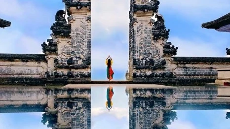 Las Puertas del cielo de Lempuyangm 