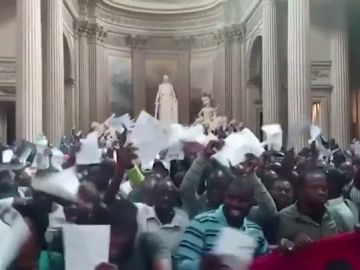 Piden en París una regularización de la situación de los inmigrantes indocumentados Piden en París una regularización de la situación de los inmigrantes indocumentados
