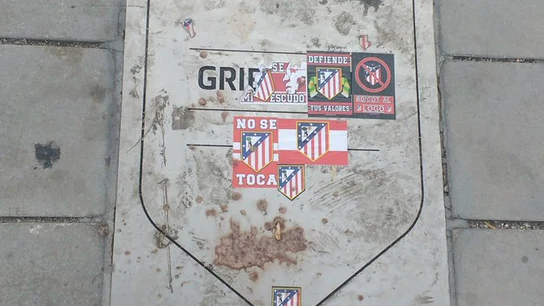 La placa de Griezmann, en el Metropolitano La placa de Griezmann, en el Metropolitano