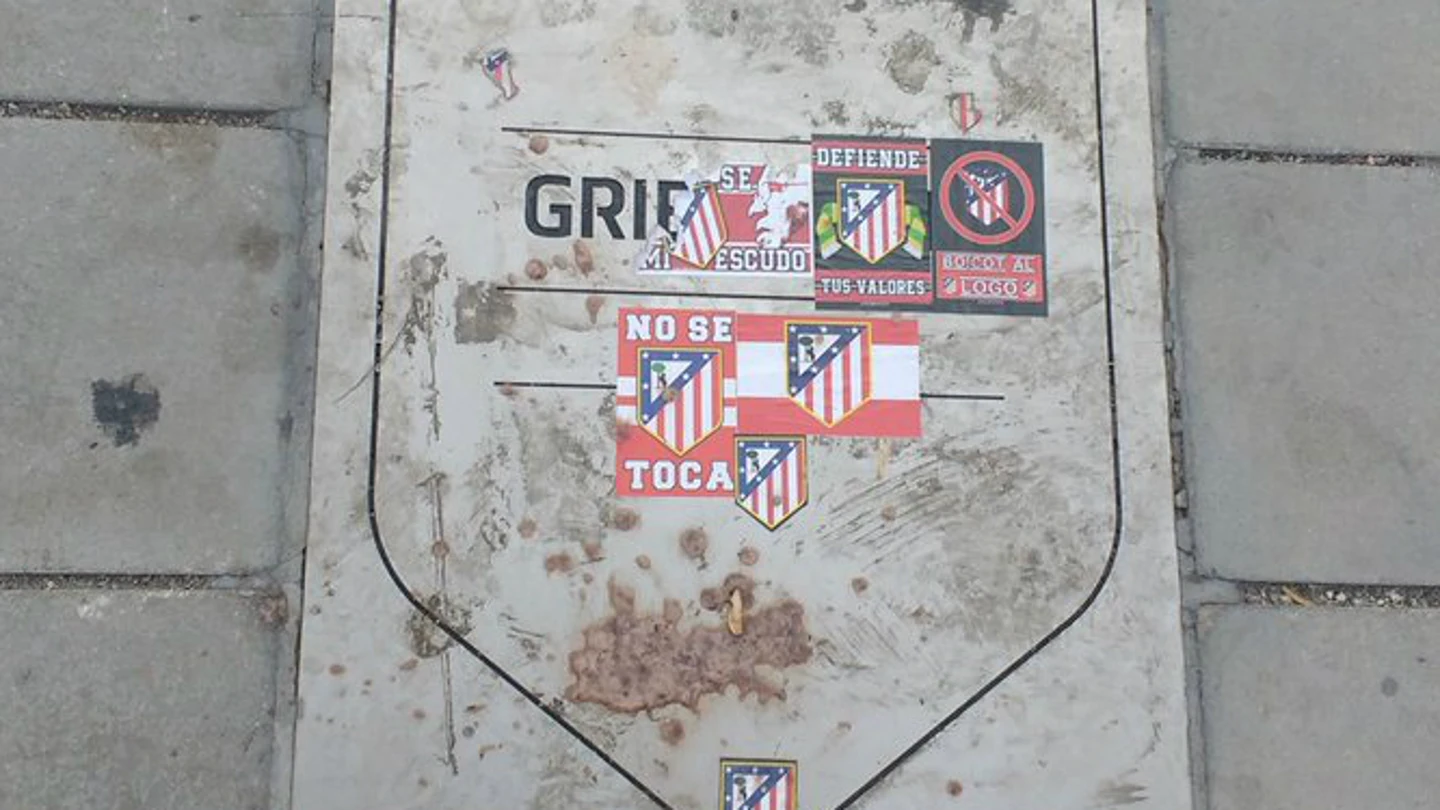 La placa de Griezmann, en el Metropolitano La placa de Griezmann, en el Metropolitano