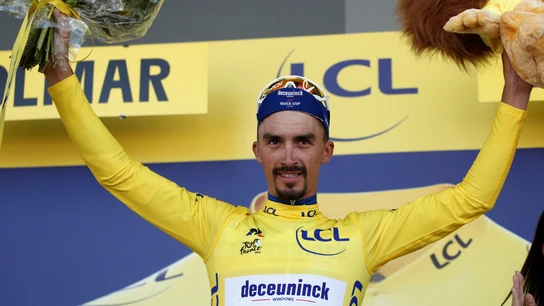 Alaphilippe, con el maillot amarillo Alaphilippe, con el maillot amarillo