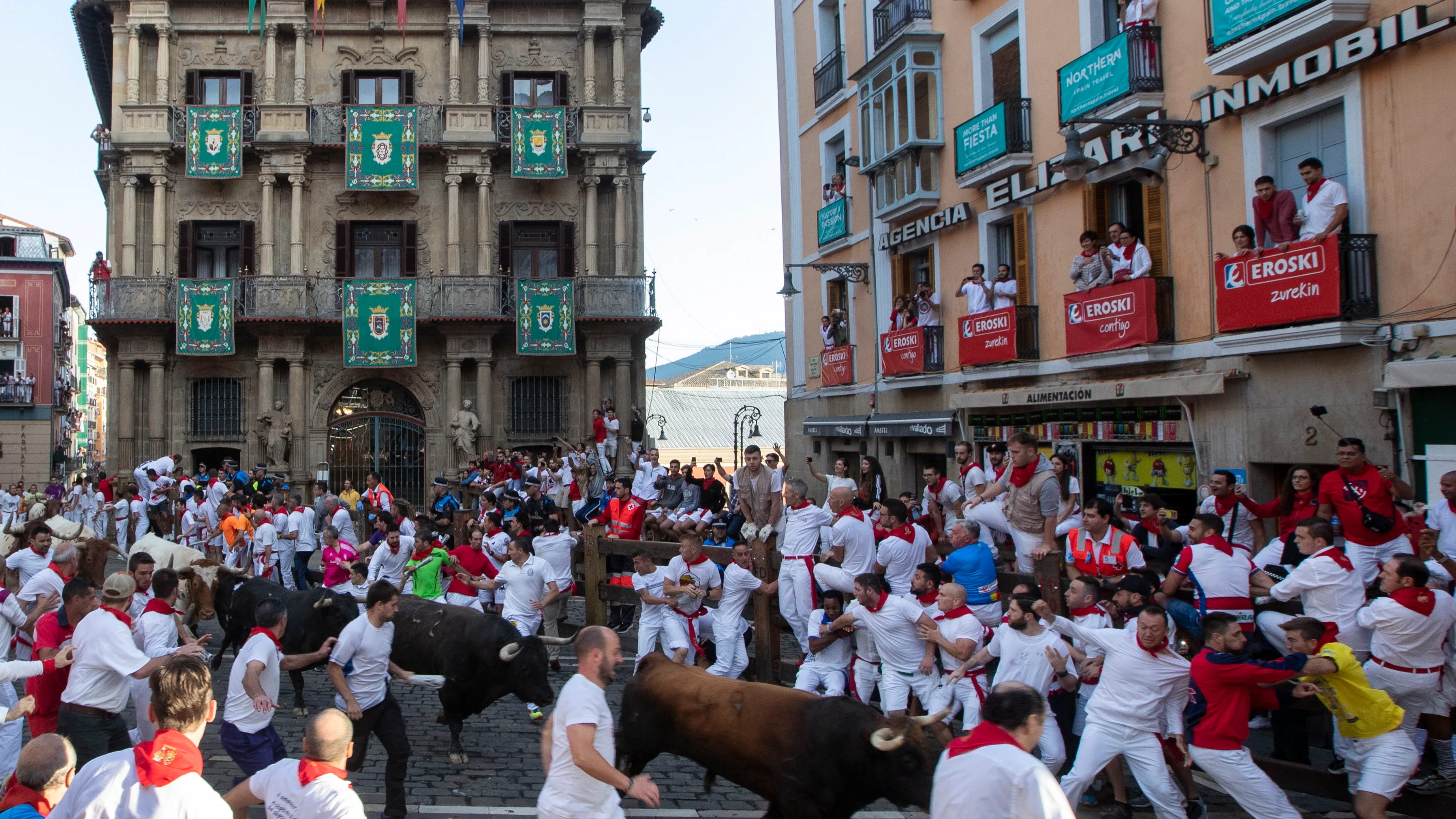 Séptimo encierro de los Sanfermines 2019, con toros de La Palmosilla, de Tarifa (Cádiz)