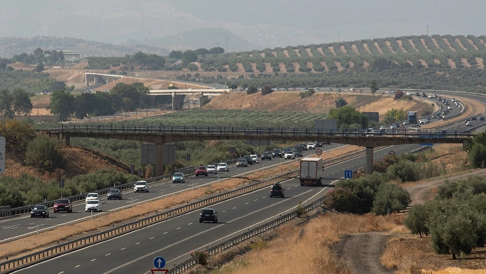 Marcha de coches contra el aislamiento ferroviario de Jaén. 