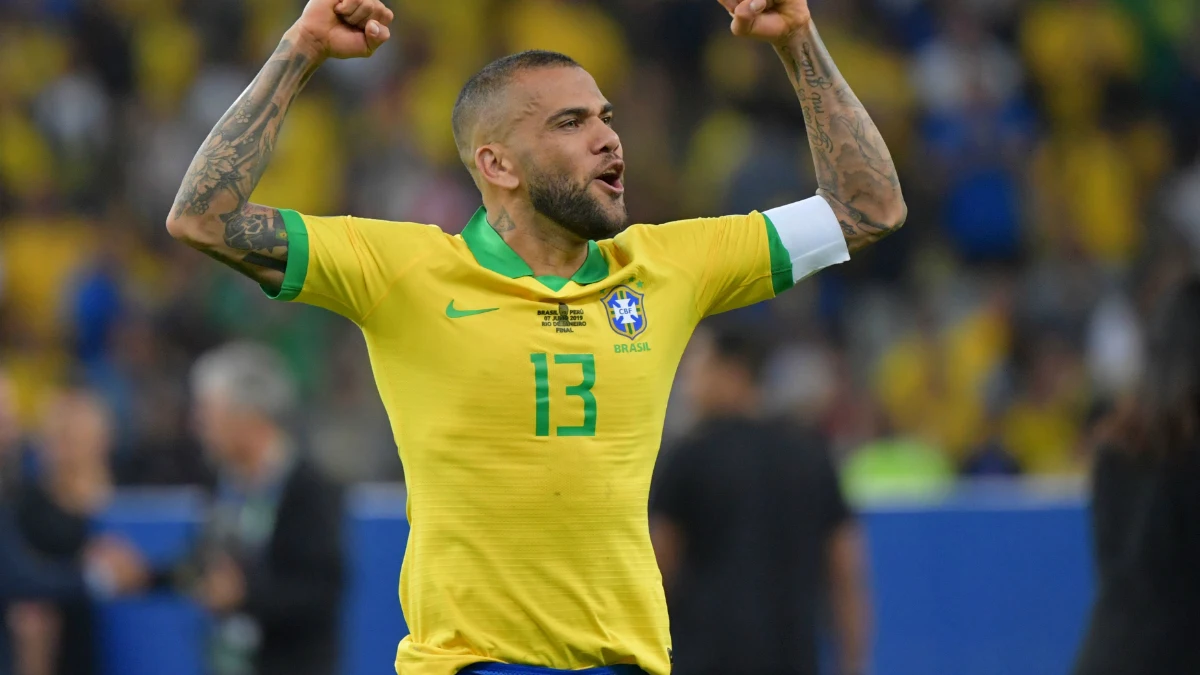 Dani Alves, con Brasil