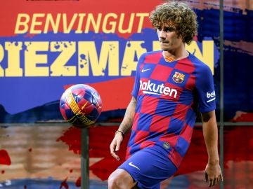 Griezmann es presentador de forma oficial como jugador del FC Barcelona Griezmann es presentador de forma oficial como jugador del FC Barcelona
