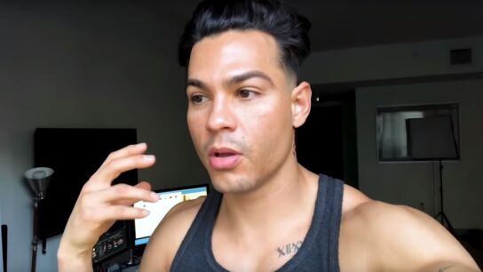 Ray D&iacute;az en un v&iacute;deo de Youtube.