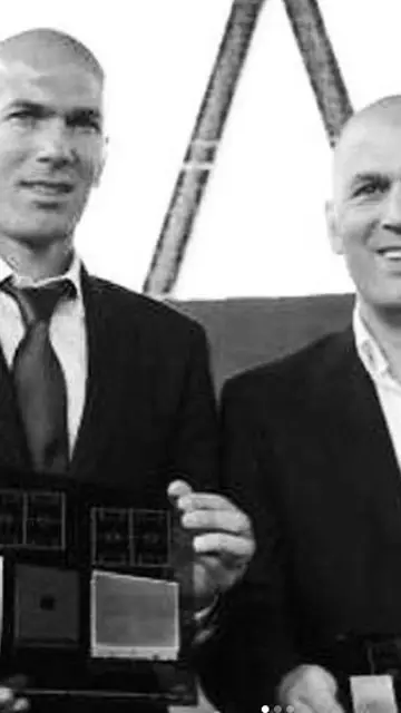 Zidane, junto a su hermano Farid Zidane, junto a su hermano Farid