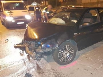 Coche destrozado en un accidente en Blanes, Girona Coche destrozado en un accidente en Blanes, Girona