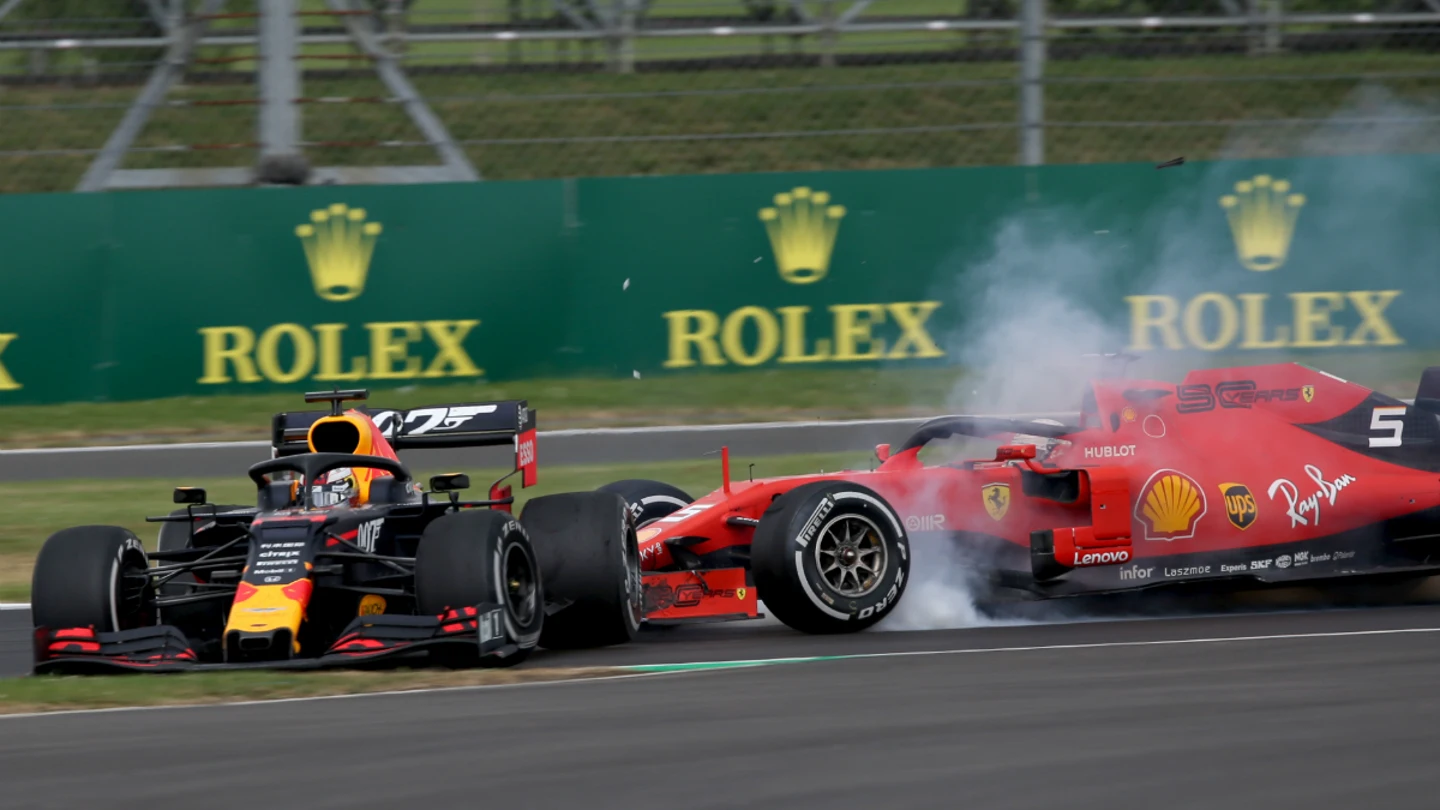 Vettel golpe a Verstappen Vettel golpe a Verstappen