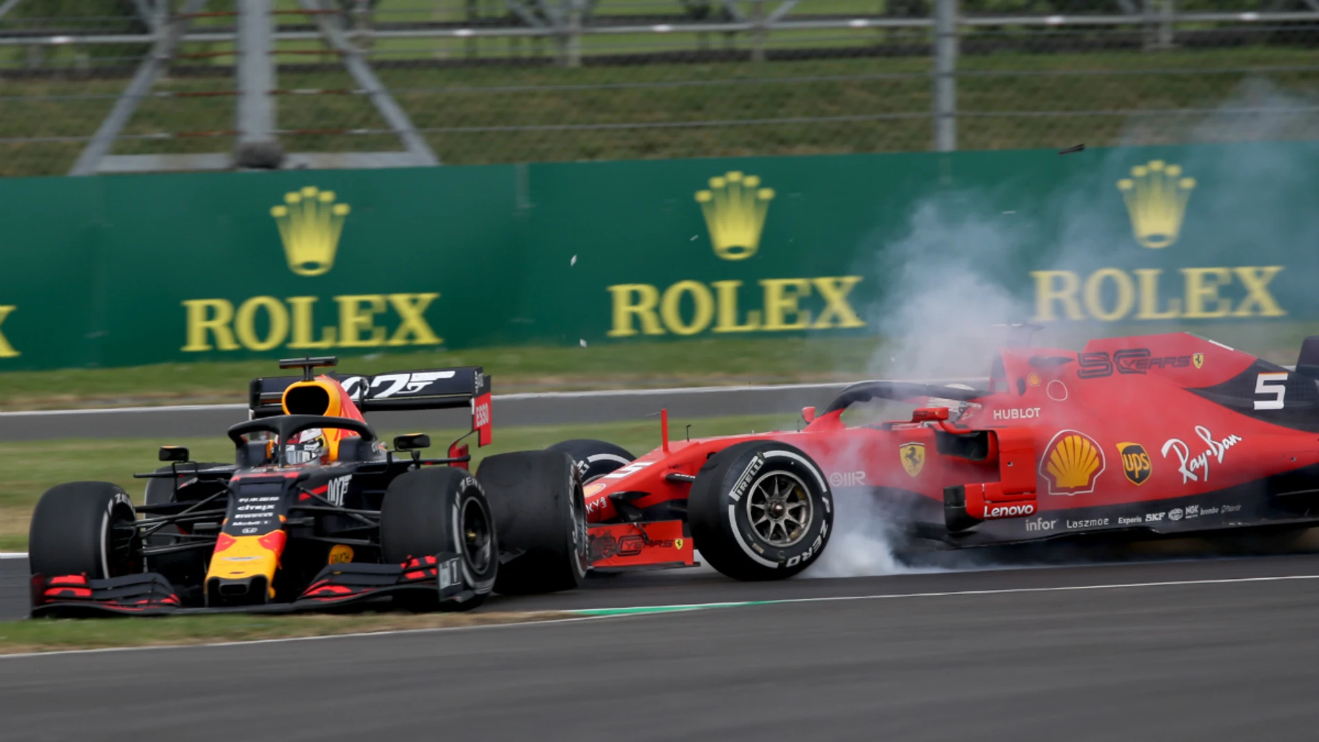 Vettel golpe a Verstappen