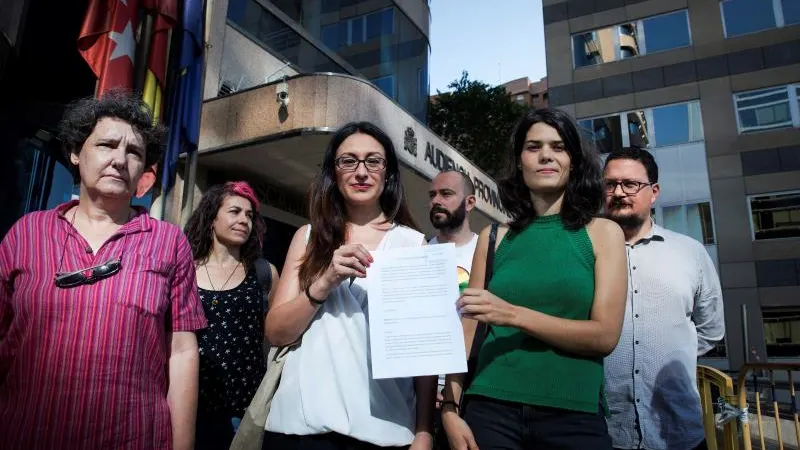 Podemos e Izquierda Unida denuncian a Vox ante la Fiscalía