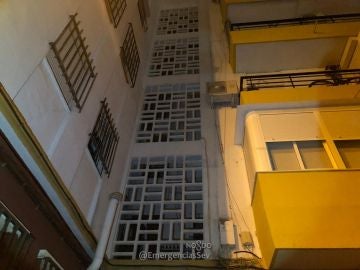 Fachada de un edificio en el barrio de la Macarena, Sevilla Fachada de un edificio en el barrio de la Macarena, Sevilla