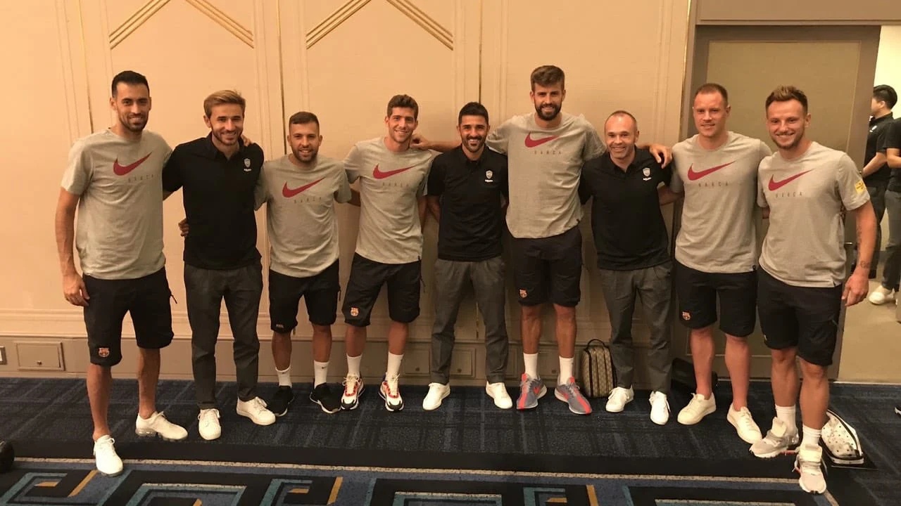 Iniesta, Villa y Samper junto a sus excompañeros