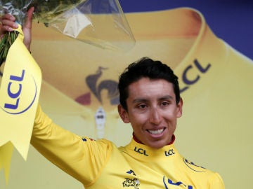 Bernal, con el maillot amarillo Bernal, con el maillot amarillo