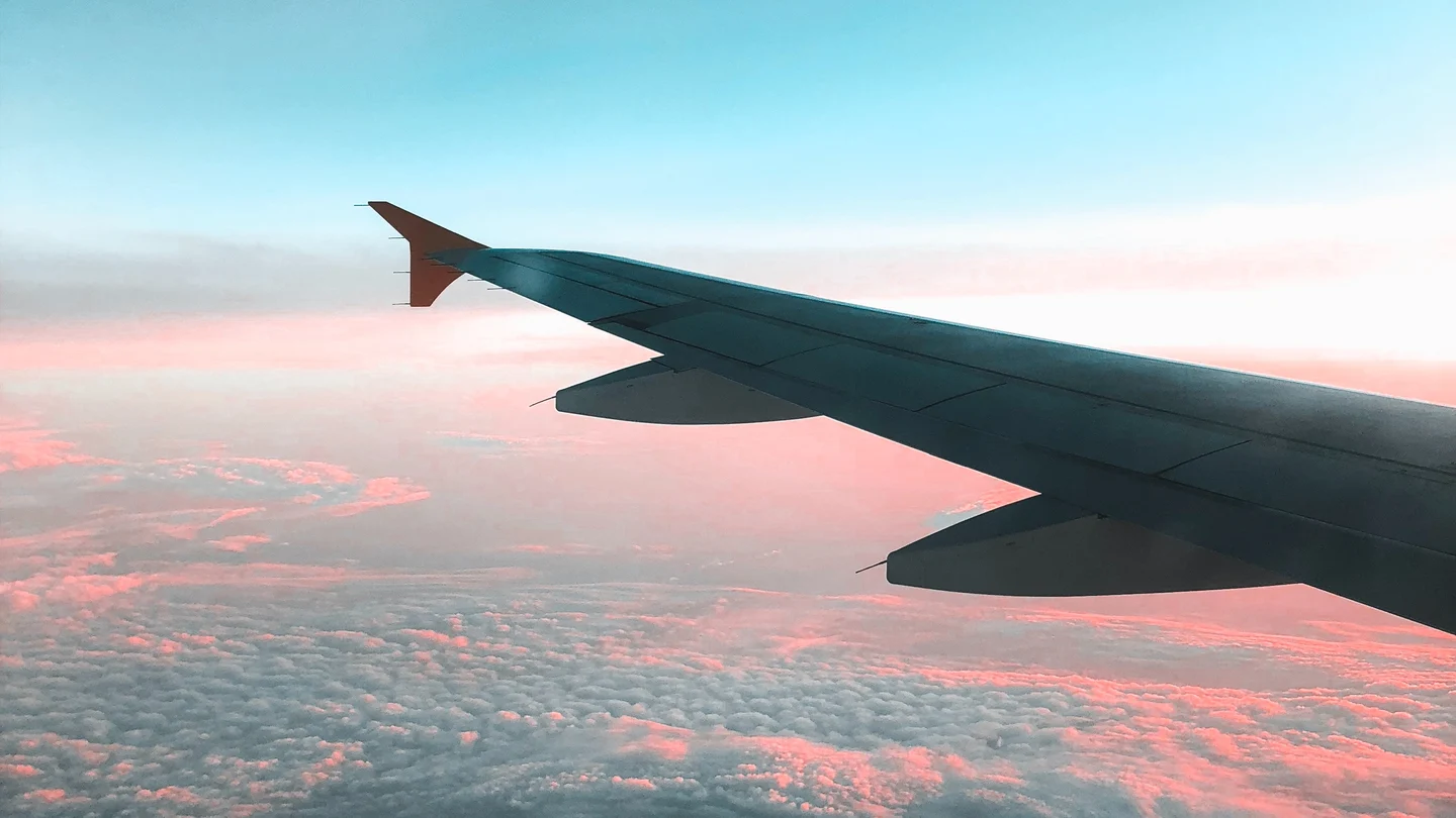 Vista del cielo desde un avión Vista del cielo desde un avión