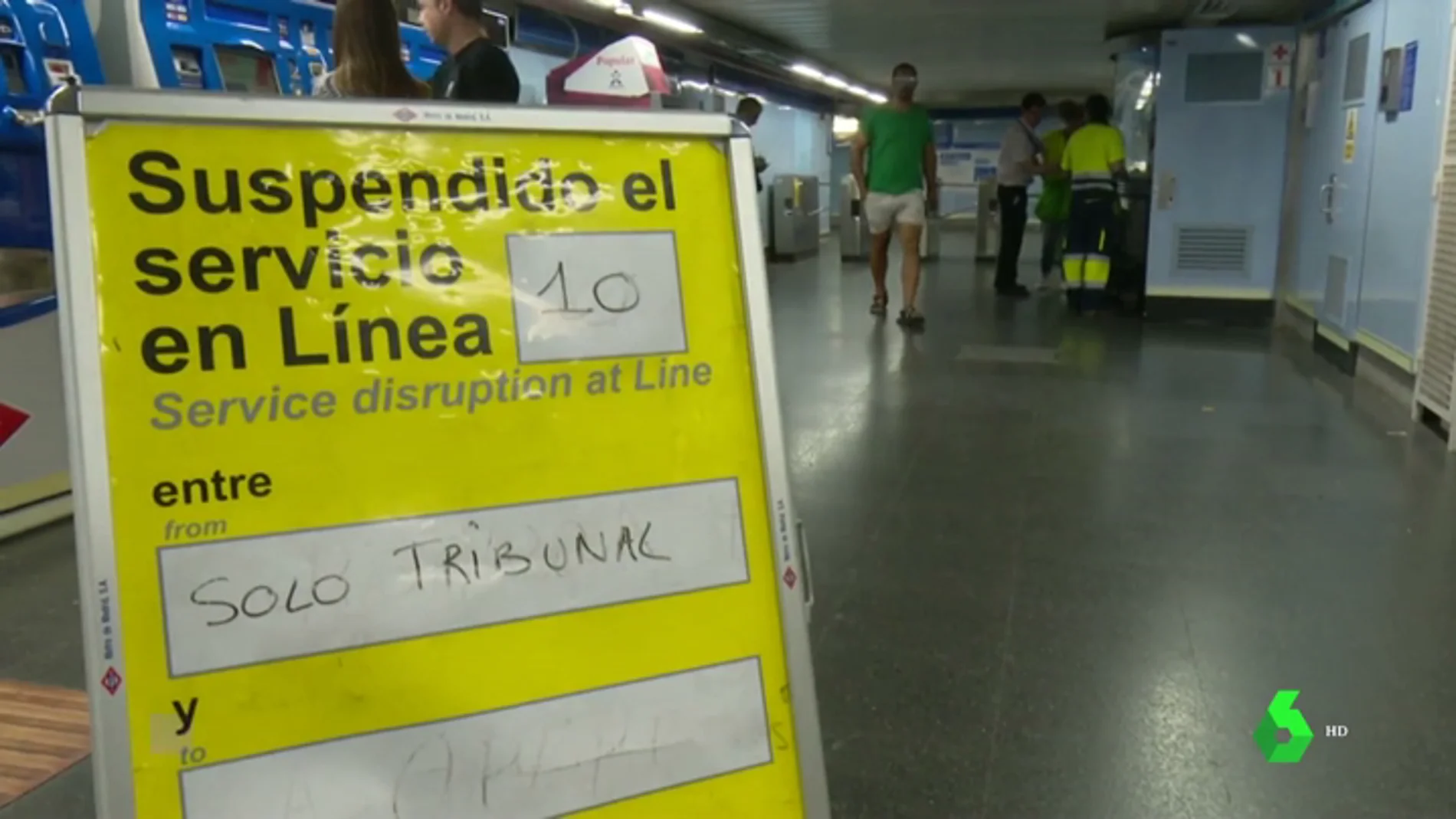 Clausuran los andenes de la línea 10 de Metro de Madrid en la estación de Tribunal tras encontrar una placa con amianto