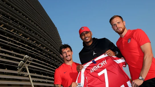 Carmelo Anthony, junto a Savic y Oblak Carmelo Anthony, junto a Savic y Oblak