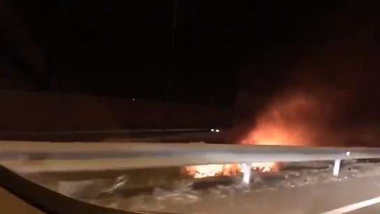 Captura del vídeo de un usuario de Twitter del incendio en Zaragoza Captura del vídeo de un usuario de Twitter del incendio en Zaragoza