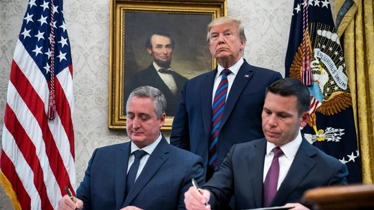 Estados Unidos y Guatemala firman un acuerdo que restringirá las peticiones de asilo Estados Unidos y Guatemala firman un acuerdo que restringirá las peticiones de asilo.