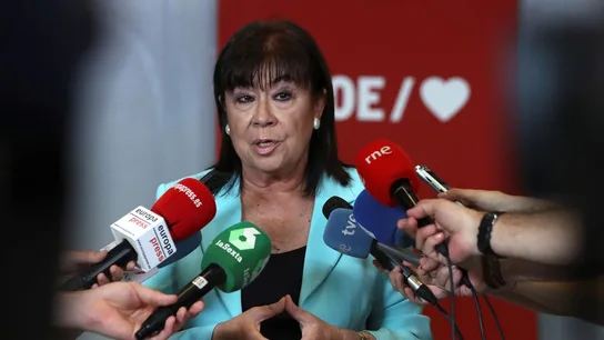 Cristina Narbona ante los medios Cristina Narbona ante los medios
